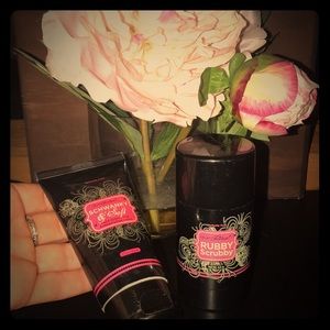 NWOT NEW! Sealed Perfectly Posh “Play Footsie” Duo